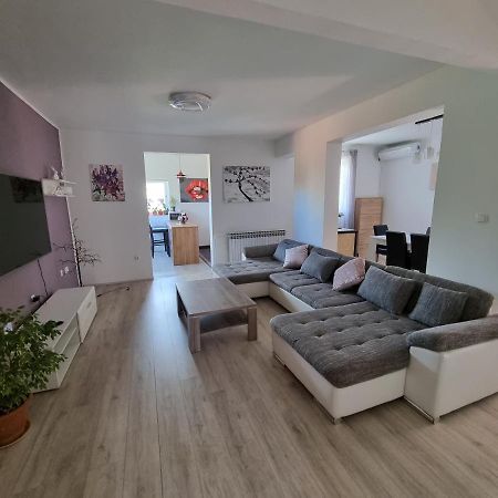 Apartment Zara Funtana Esterno foto
