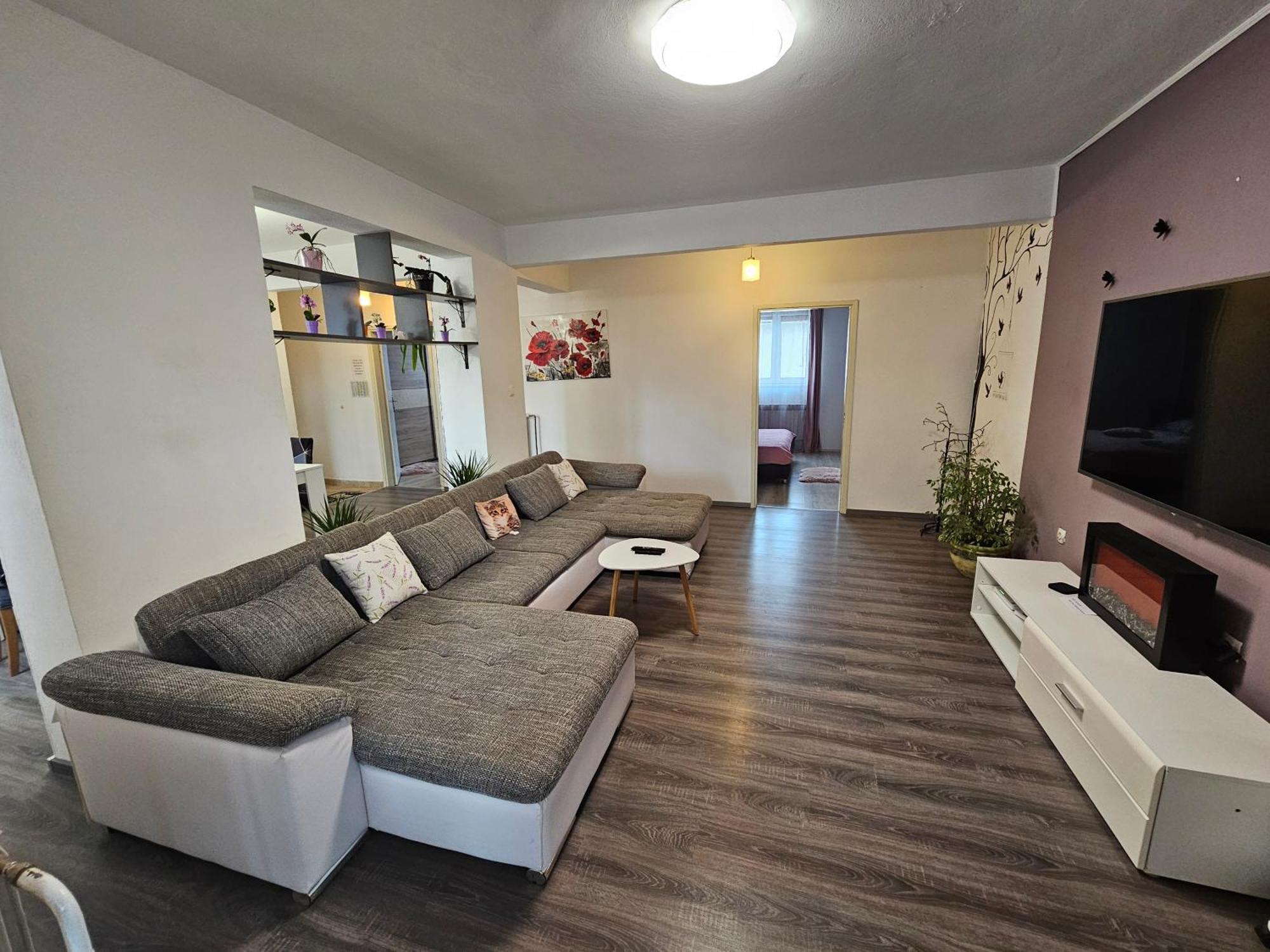 Apartment Zara Funtana Esterno foto